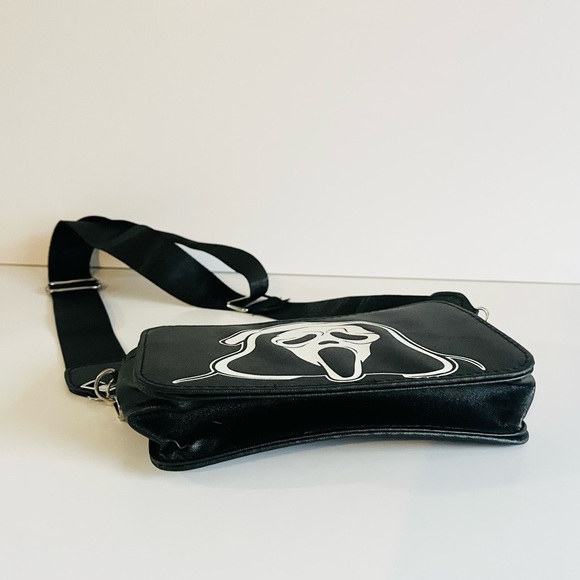 Scream Ghostface Black Crossbody Bag Adjustable Strap - Picture 2 of 8
